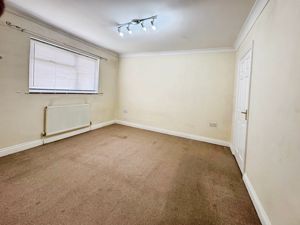 BELLFIELD AVENUE- click for photo gallery